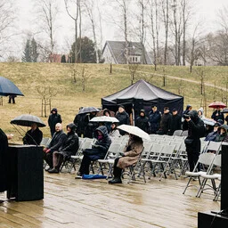 Osa Tallinna Maarjamäe mälestuspaiga õunapuudest on hävinud