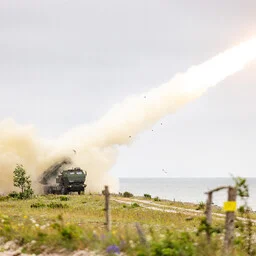 Eesti ostab veel kolm HIMARS raketiheitjat