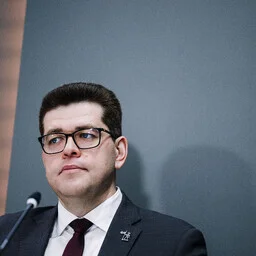 Tallinna linnavalitsus vabastas huvikooli direktori