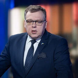 Hussar: Karis ei avaldanud oma kandideerimisplaani