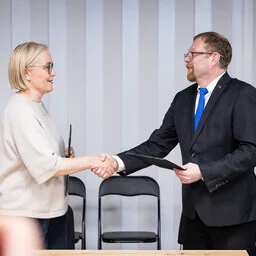 Riigikoolide õpetajad hakkavad teistest rohkem teenima