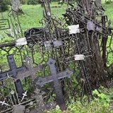 Järva-Madise kalmistu ümberkukkunud ristid