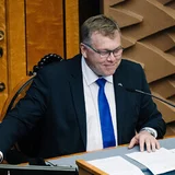 Hussar tagastas peaministrile suunatud küsimused