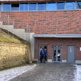 Narva piirijärjekorda haldav ettevõte küsib linnalt abiraha